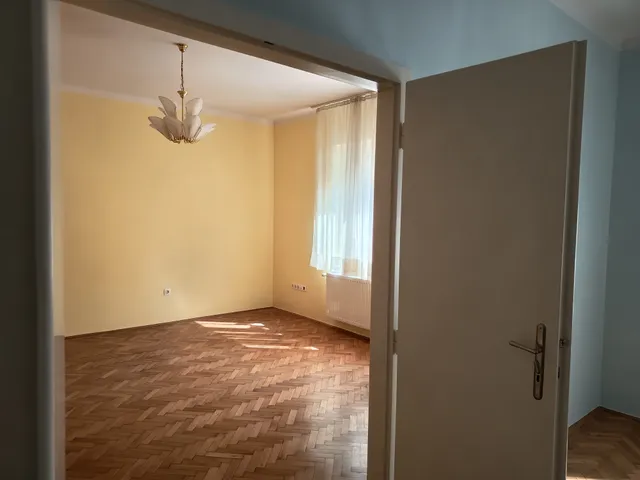 Kiadó lakás Pécs, Belváros 100 nm