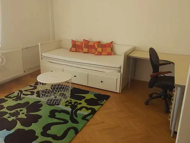 Kiadó lakás Pécs, Mecsekoldal 69 nm