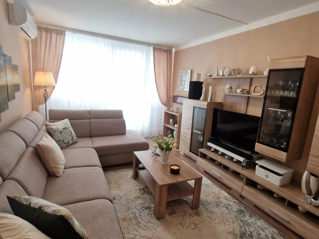 Eladó lakás Pécs, Kertváros 63 nm