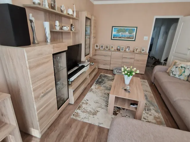 Eladó lakás Pécs, Kertváros 63 nm