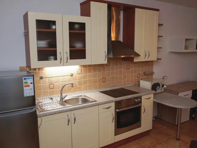 Kiadó lakás Pécs, Egyetemváros 48 nm