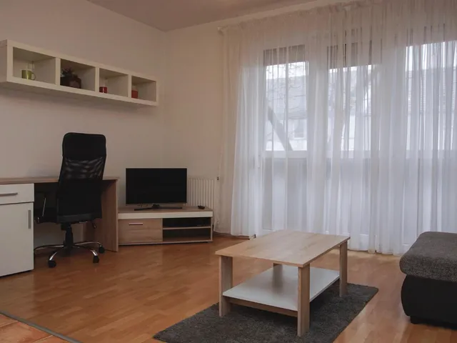 Kiadó lakás Pécs, Egyetemváros 48 nm