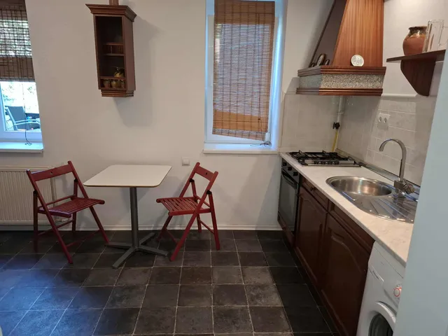 Kiadó ház Pécs, Belváros 50 nm