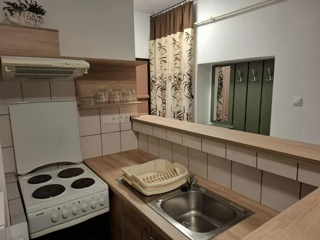 Kiadó lakás Pécs, Egyetemváros 52 nm