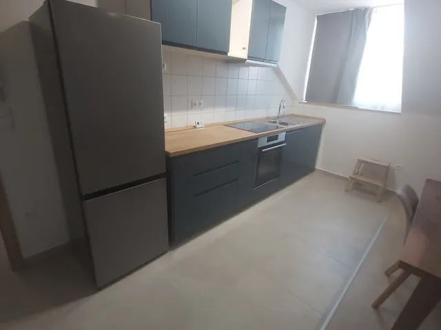 Kiadó lakás Pécs, Mecsekoldal 62 nm