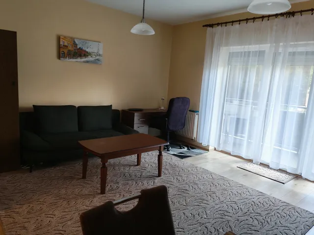 Kiadó lakás Pécs, Egyetemváros 35 nm