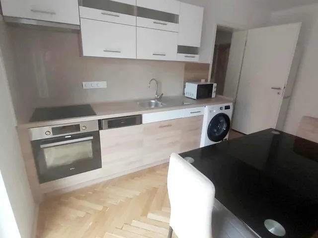 Eladó lakás Pécs, Egyetemváros 42 nm