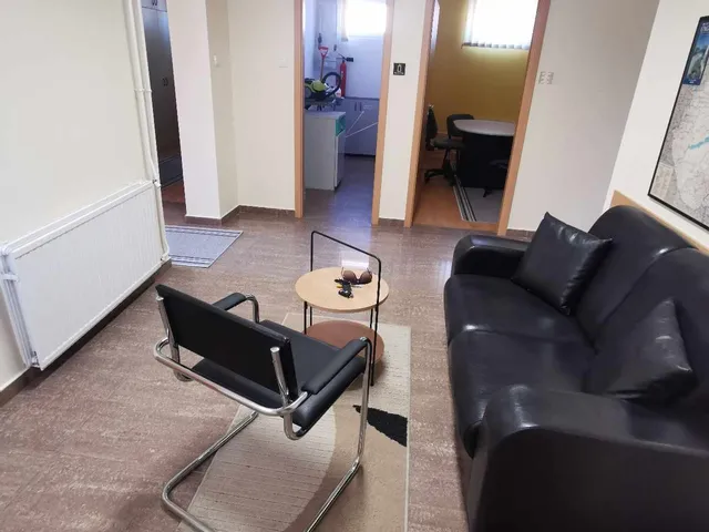 Kiadó ház Pécs, Rácváros 170 nm