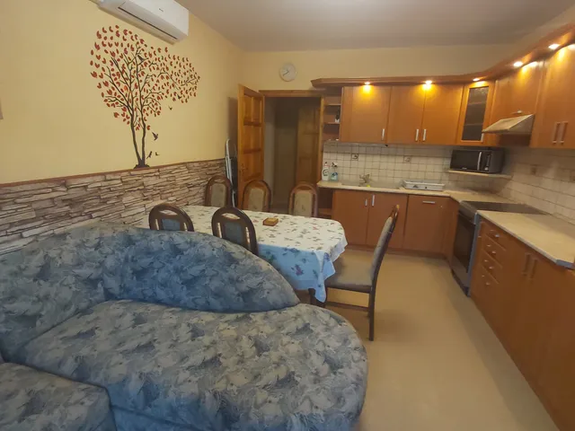 Kiadó lakás Pécs, Kertváros 74 nm