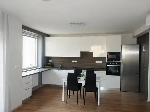 Kiadó lakás Pécs, Belváros 75 nm