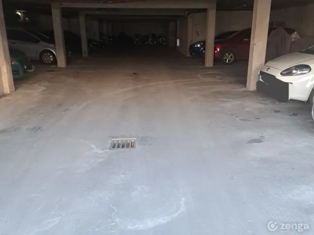 Eladó garázs Komárom 12 nm