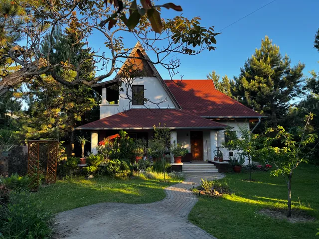 Eladó ház Erdőkertes, Gézahegy 75 nm
