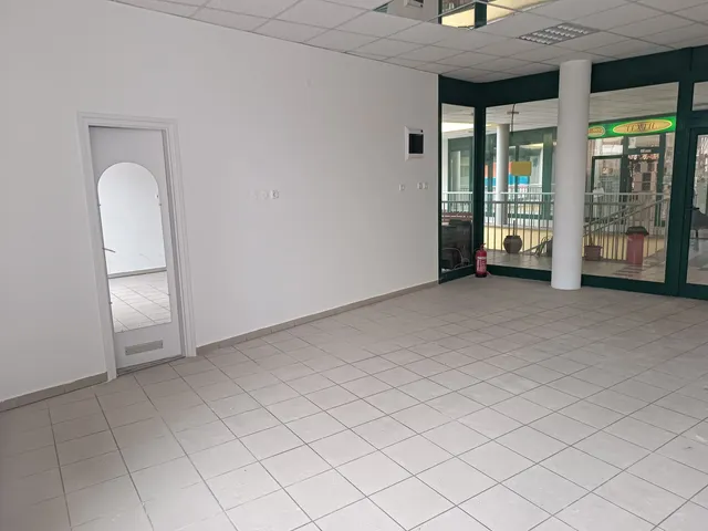 Kiadó kereskedelmi és ipari ingatlan Ajka 41 nm