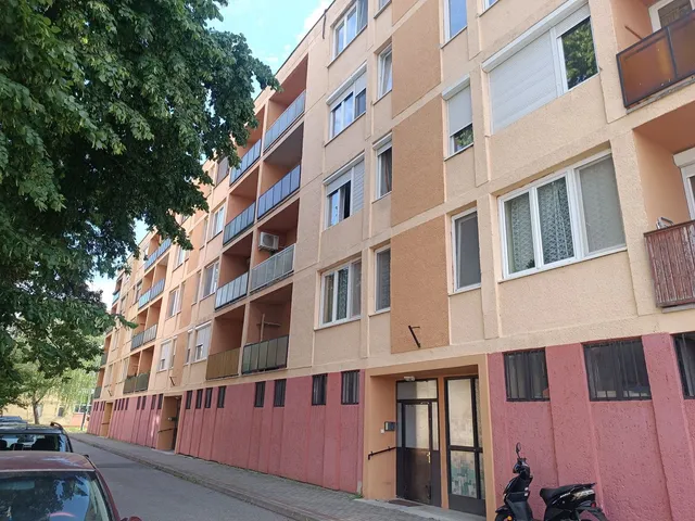 Eladó lakás Ajka 49 nm