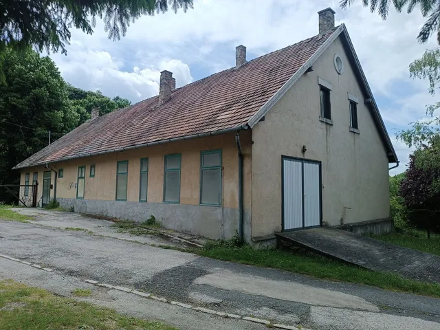 Eladó ház Ajka 273 nm