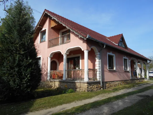 Eladó ház Noszlop 180 nm