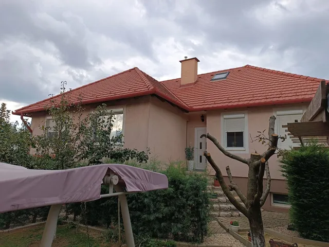 Eladó ház Úrkút 194 nm