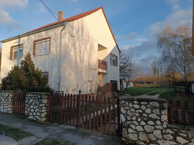 Eladó ház Noszlop 131 nm