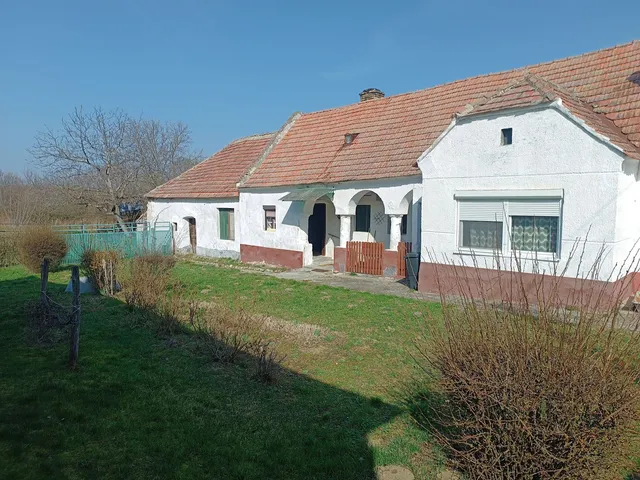 Eladó ház Bakonypölöske, Petőfi Sándor 109 nm