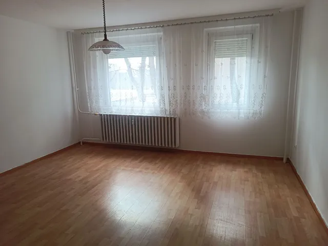 Eladó lakás Ajka, Béke 32 nm