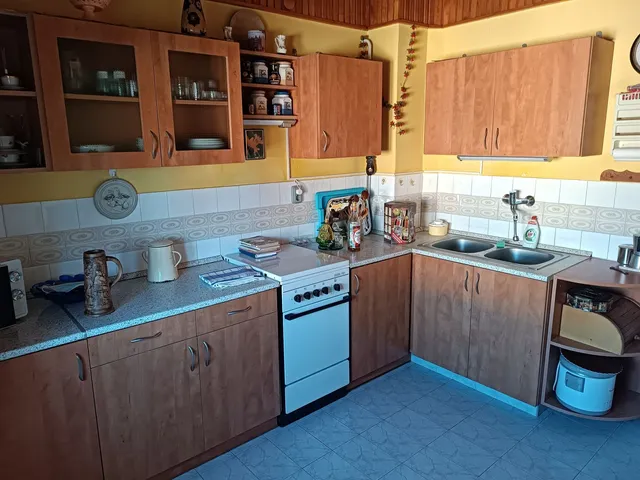 Eladó lakás Ajka 88 nm