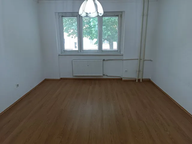Eladó lakás Ajka, Puskin 37 nm