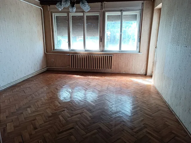 Eladó lakás Ajka 84 nm