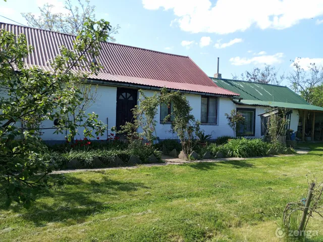 Eladó ház Tiszasüly 78 nm