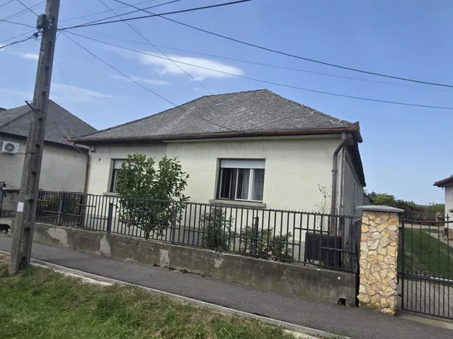 Eladó ház Kiskinizs 100 nm
