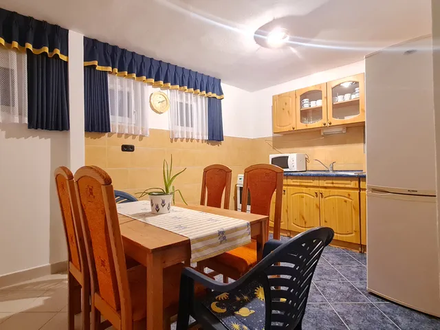 Kiadó ház Paks, Óváros 60 nm