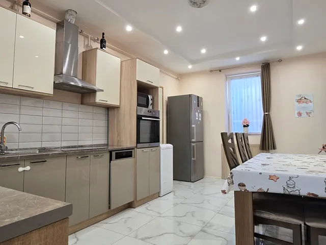 Eladó lakás Paks, Óváros 80 nm