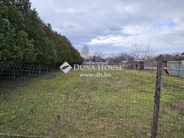 Eladó telek Nagykáta 1117 nm