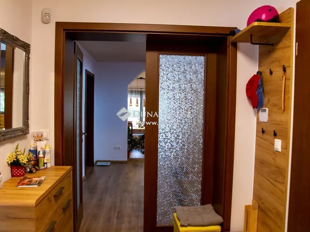 Eladó ház Pécel 270 nm