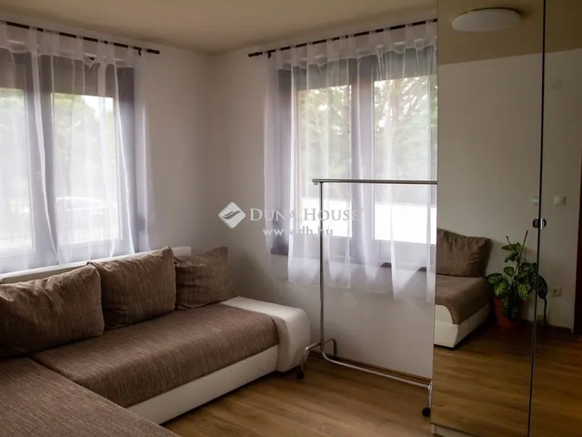 Eladó ház Pécel 270 nm