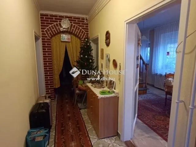 Eladó ház Szentmártonkáta 180 nm