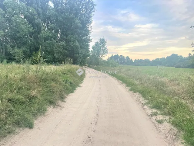 Eladó telek Pilis 4064 nm