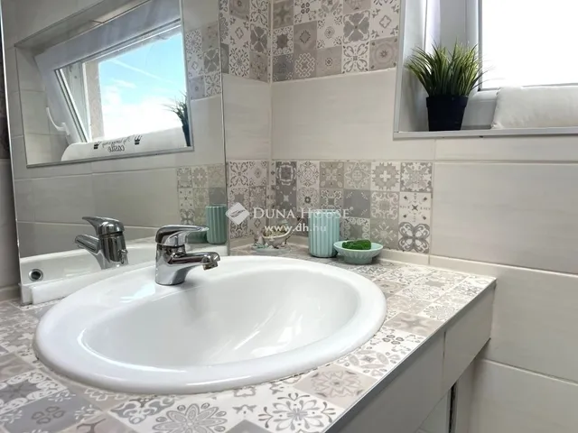 Eladó ház Fót 260 nm