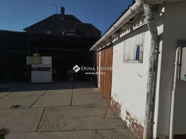 Eladó ház Cegléd 250 nm