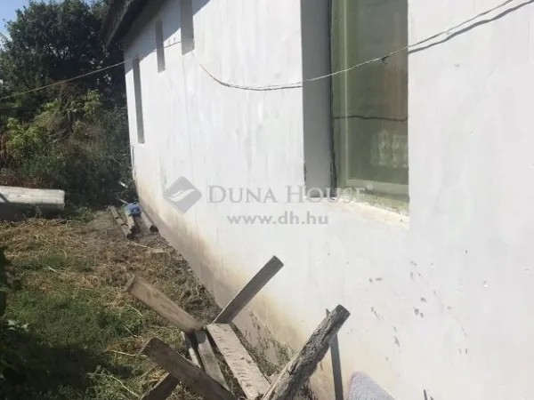 Eladó ház Törtel 150 nm