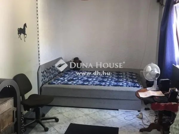 Eladó ház Törtel 150 nm