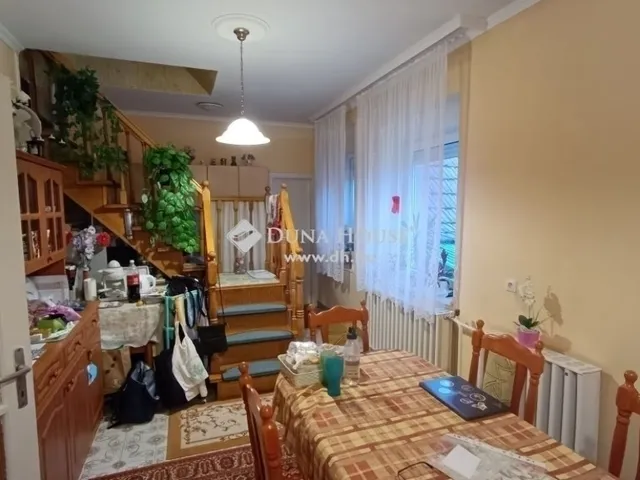 Eladó ház Szentmártonkáta 180 nm