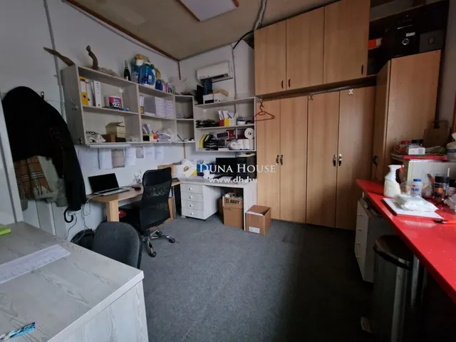 Eladó kereskedelmi és ipari ingatlan Budapest XVIII. kerület 1328 nm
