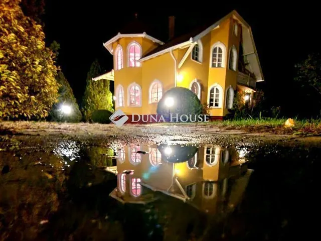 Eladó ház Gyömrő 340 nm