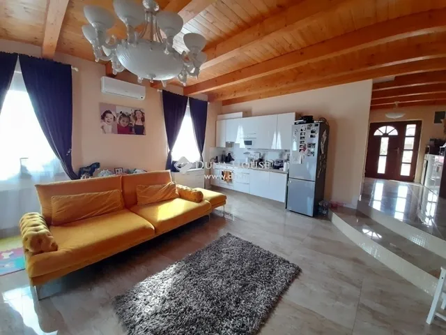 Eladó ház Mogyoród 240 nm