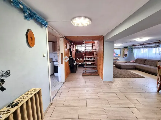 Eladó ház Jászfényszaru 140 nm