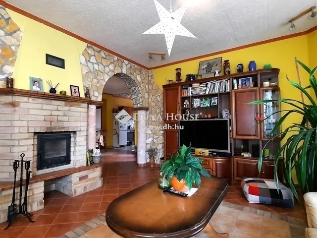 Eladó ház Újhartyán 230 nm