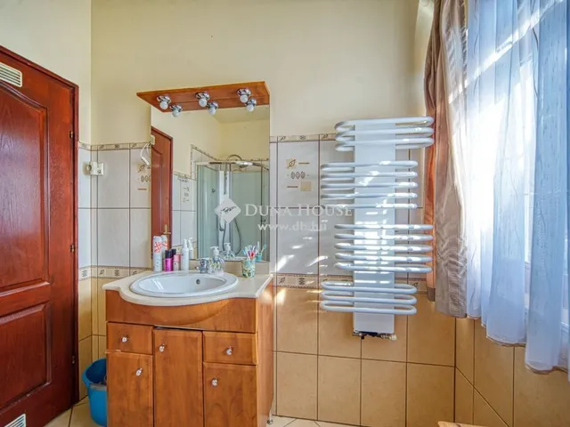 Eladó ház Monor 179 nm