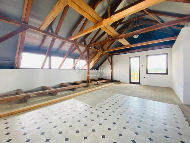 Eladó ház Tápiószecső 200 nm