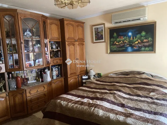 Eladó ház Budapest XVI. kerület 281 nm
