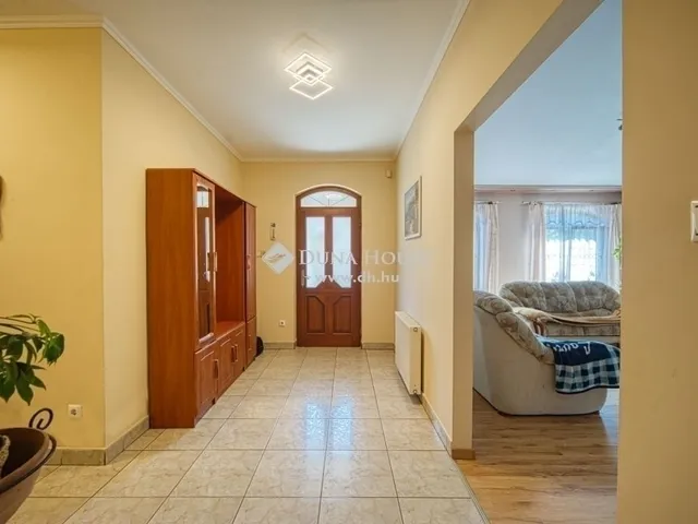 Eladó ház Monor 179 nm